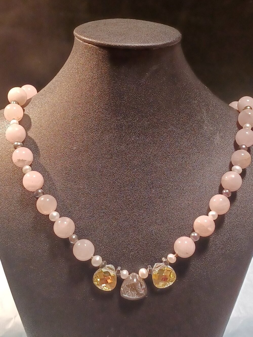"The Avenue Silhouette" - Refined Quartz, Geode & Pastel Pearl Collar